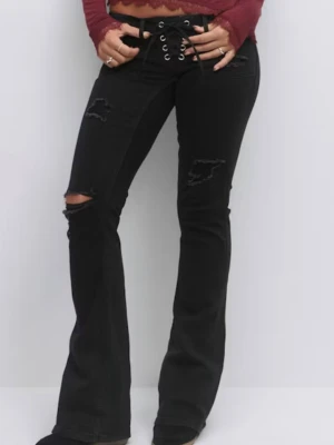 Pleated tie jeans lågmidjade - Säljer mina lågmidjade jeans från Gina Young i strl xs. De är använda några gånger.