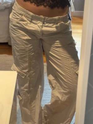 Y2K Cargo Pants - Snygga cargo pants från Urban Outfitters