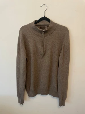 Oscar Jacobsson halvzip  - Oscar Jakobsson || storlek S || skick 6/10 || made in Italy 🇮🇹 || material ull/kashmere || pris kan diskuteras 