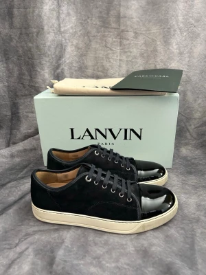 Lanvin skor - Nästan nyskick | Size UK 9 = 43+ | fraktar spårbart inom 24 timmar | för att köpa klicka ”köp nu” | vid frågor eller funderingar skriv ett meddelande | följare får bättre rabatter🙌