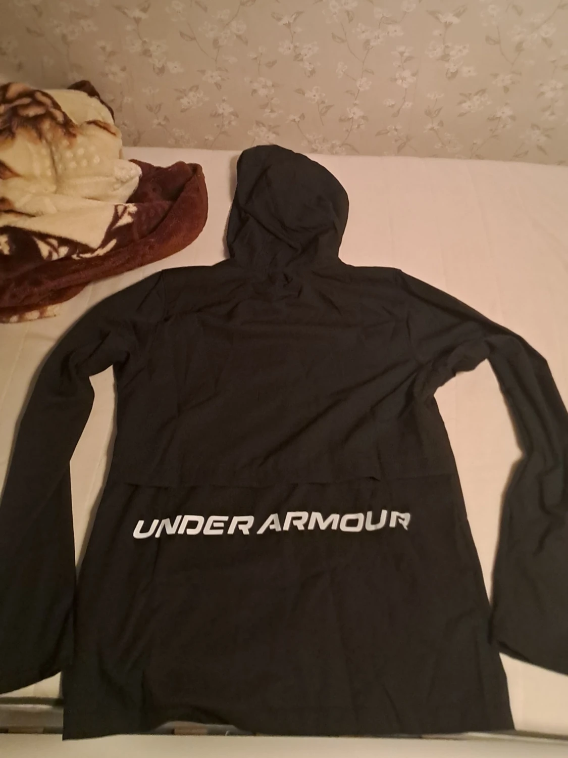 Svart vindjacka från Under Armour - 2