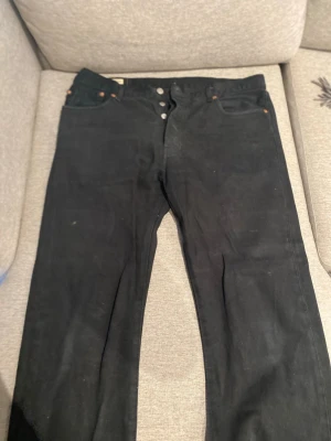 Svarta 501 jeans - Svarta Levis 501 jeans