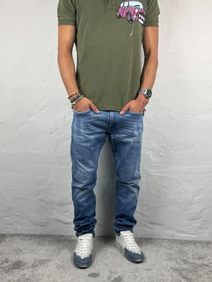Replay jeans  - Ett par riktigt snygga jeans från Replay i storlek W32 L30 i modellen Anbbas Hyperflex 