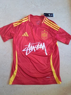 Spanien Stussy - Helt ny med prislappar. Hör av er vid funderingar!