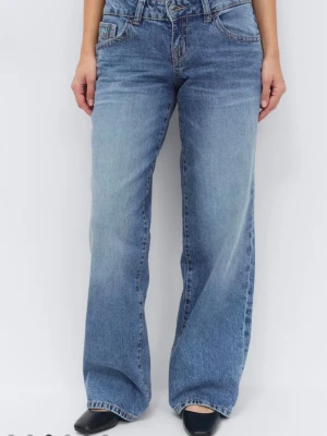 Low waist jeans  - Ultra low waist jeans från Gina Tricot super snygga nu till hösten. De är aldrig använda endast testade men prislappen är borttagen. 