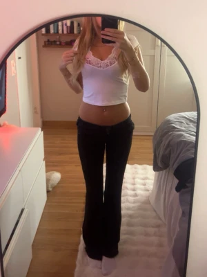 T-shirt - Vit T-shirt från shein❣️