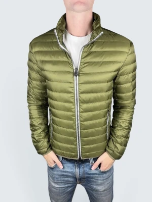 Colmar Jacka - Skick: 8/10. | Ingår: endast jackan. | Nypris: +- 4000 SEK. | Modellen är 183cm och väger 70kg. 
