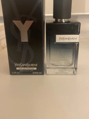 Ysl y edp parfym - Använt typ 5ml. Nypris : 1300kr  