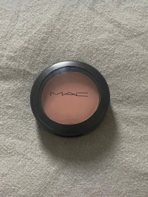 Blush - Mac  - •En Blush i färgen Gingerly från Mac 