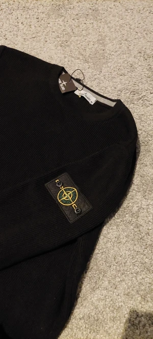 Stone Island Tröja  - Svart stickad tröja från Stone Island || Storlek M || Nytt Skick 