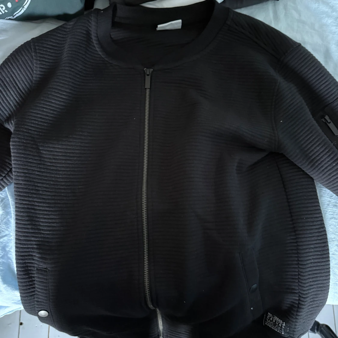 Svart bomberjacka från COPE