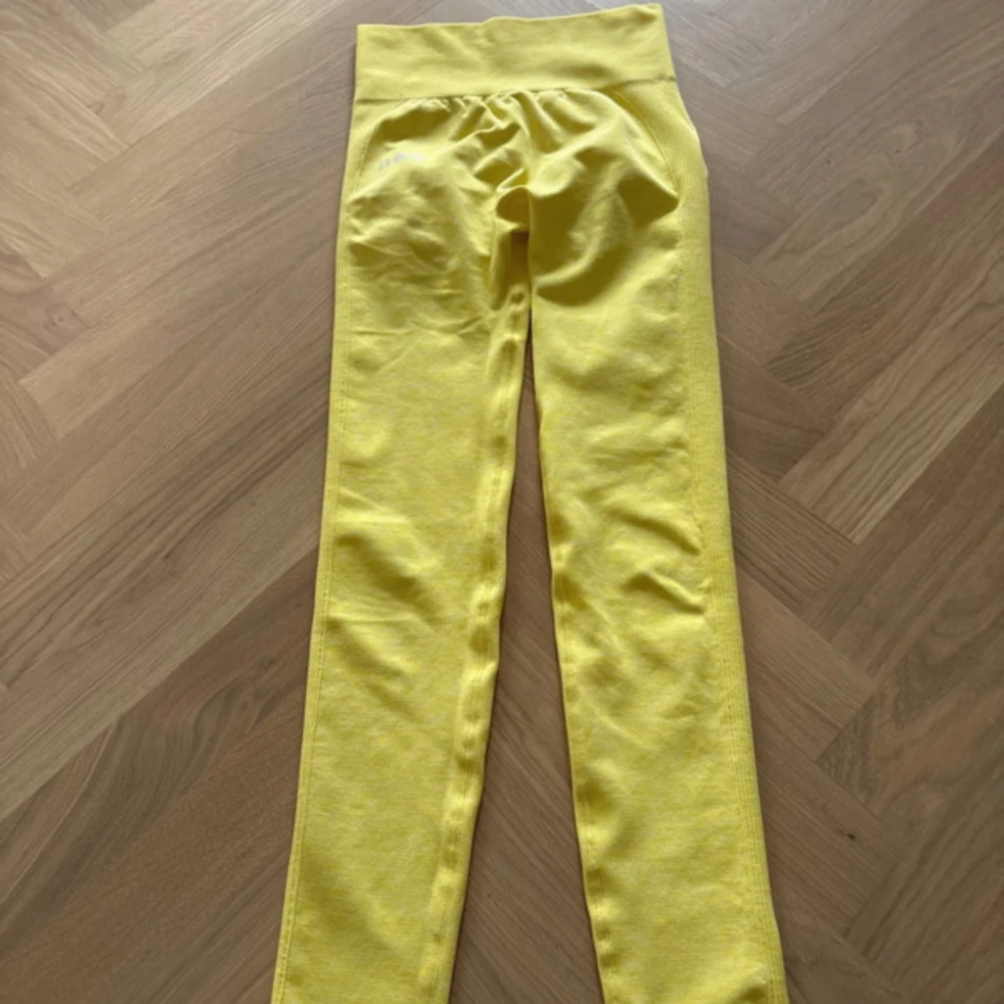 Gula leggings från Neu Apparel