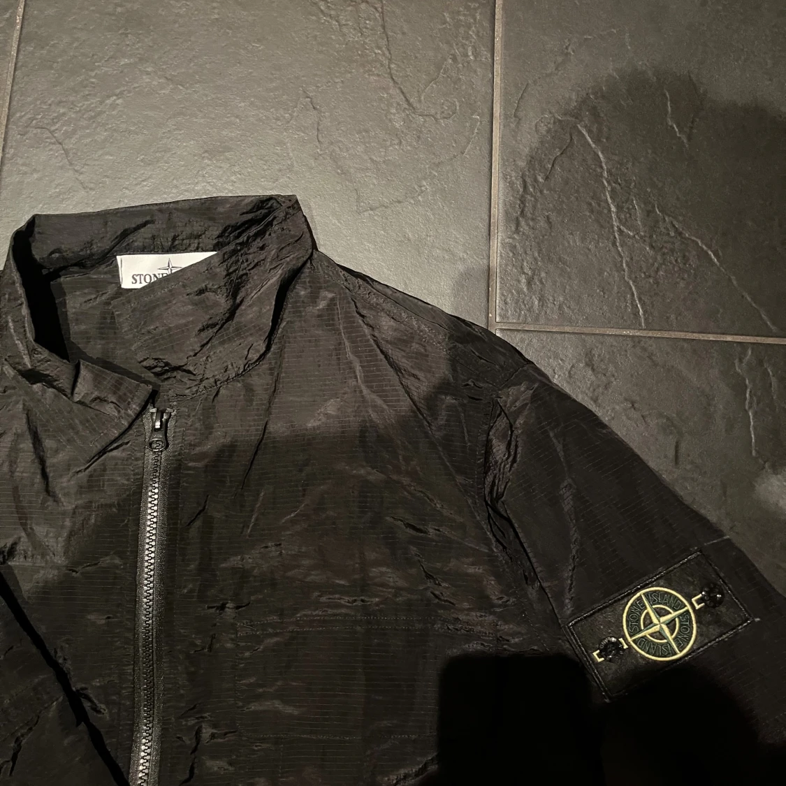 Svart overshirt från Stone Island - 1