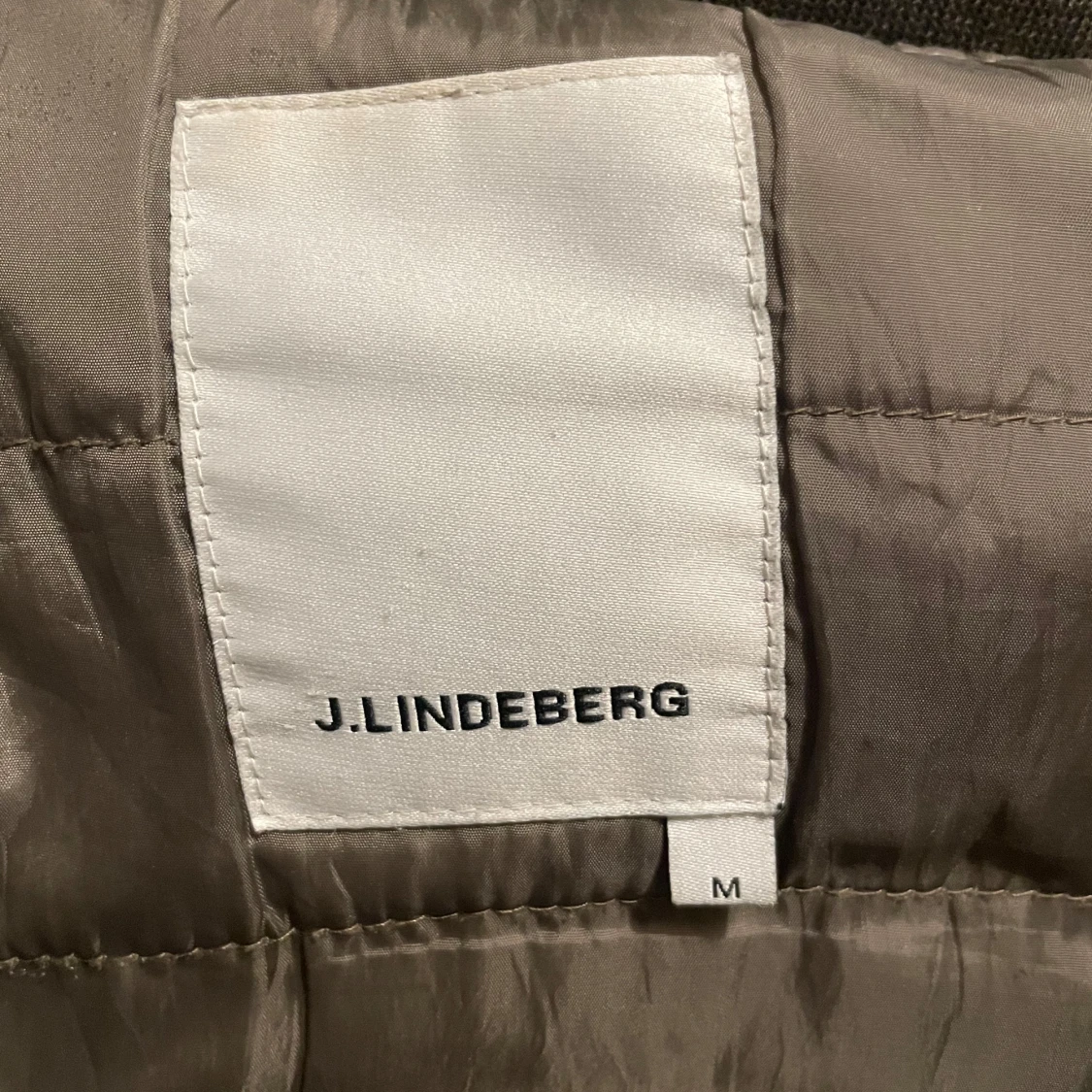 Olivgrön fieldjacket från J.Lindeberg - 2