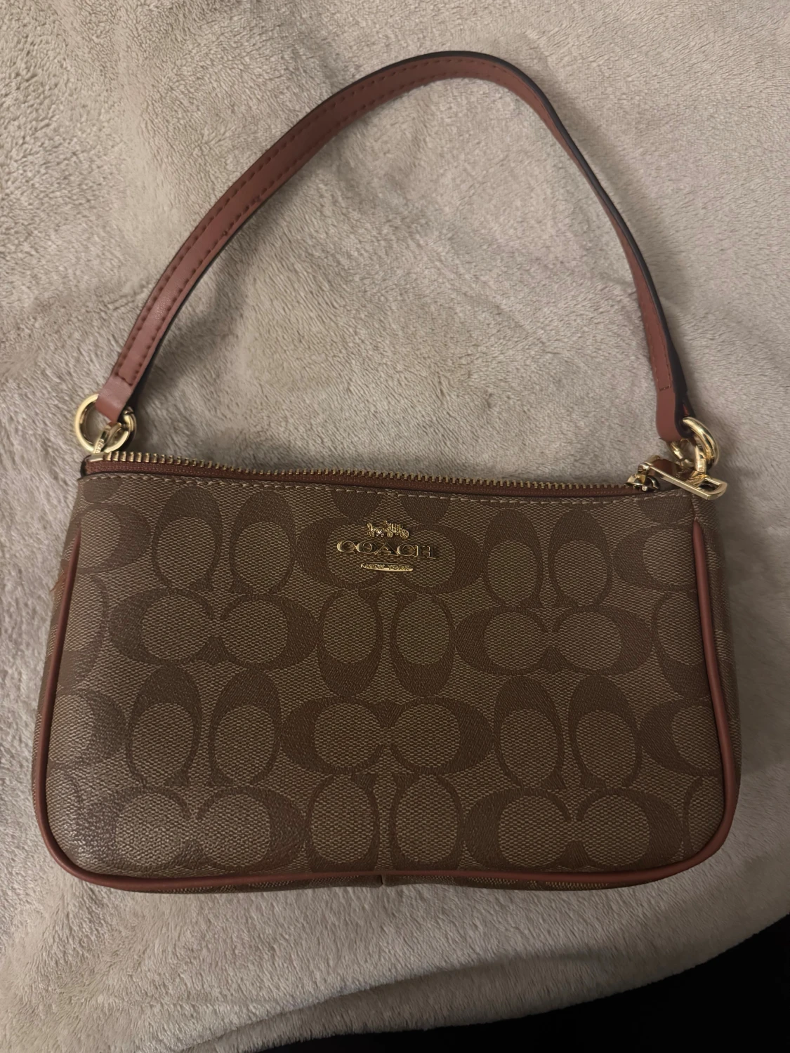 Brun axelväska från Coach - 1