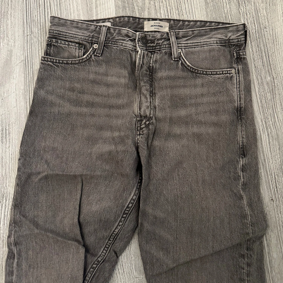 Gråa Jack & Jones Jeans  - 1