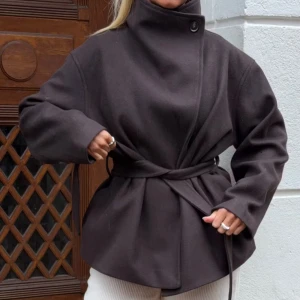 Gina kappa - Använt 2 gånger så är i väldigt bra sick