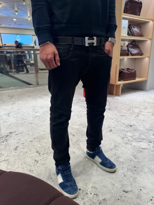 Svart herme’s bälte  - Svart herme’s bälte i oanvänt och perfekt skick till ett väldigt billigt pris 