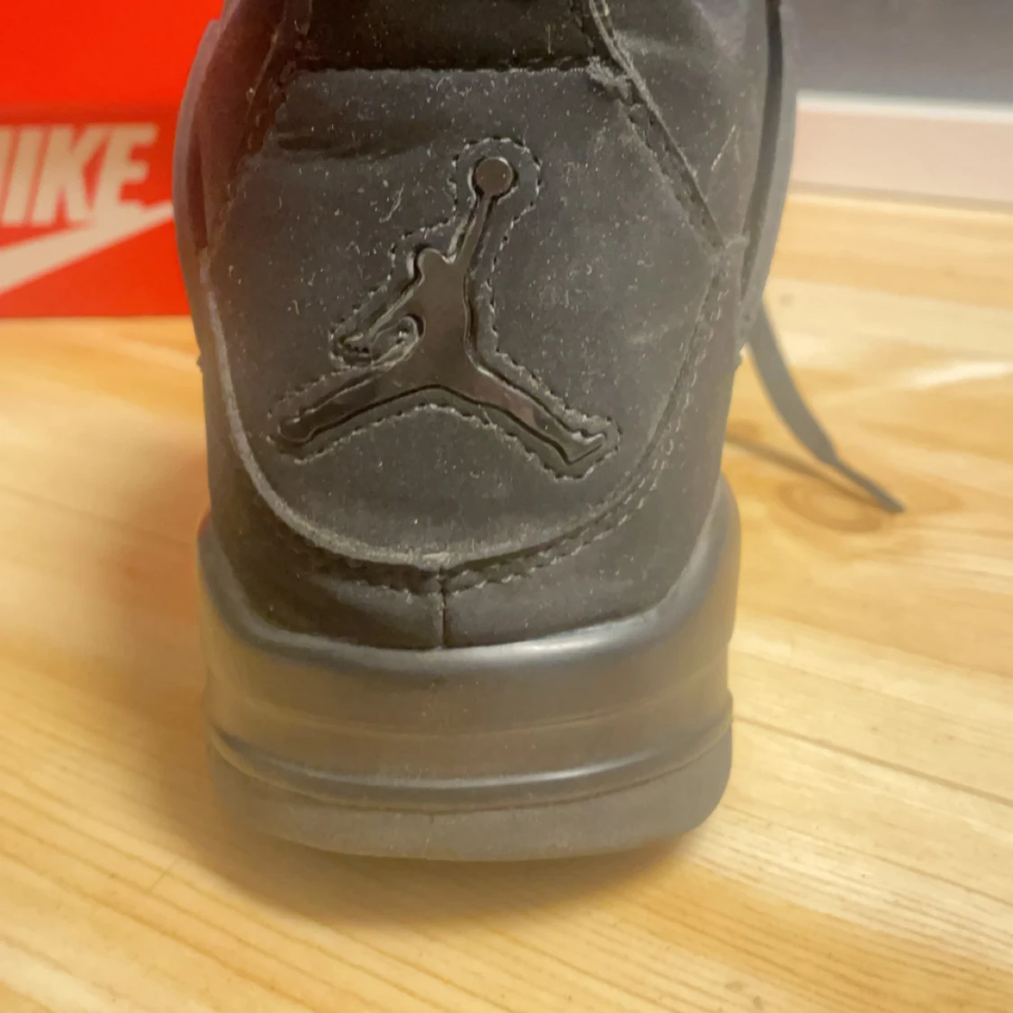 Nike Air Jordan 4 Retro Svart - 2