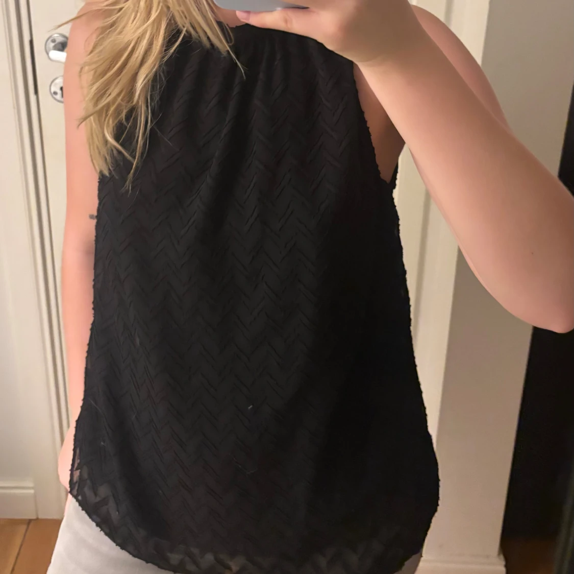 Svart ärmlös topp från Vila - 1