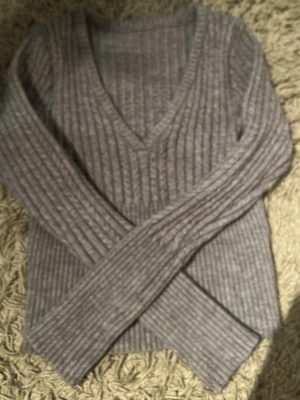 Ribb stickad tröja - Från shein (strl s men skulle dessutom uppskatta som xs) tyget är stretchigt och tröjan är varmare än den ser ut. Använd få gånger