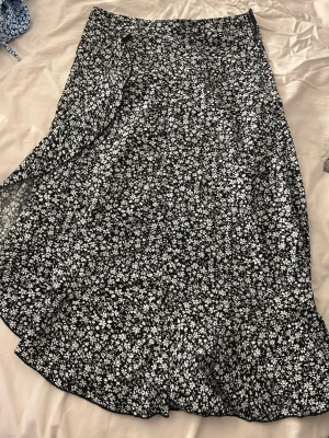 kjol - stl M men passar S