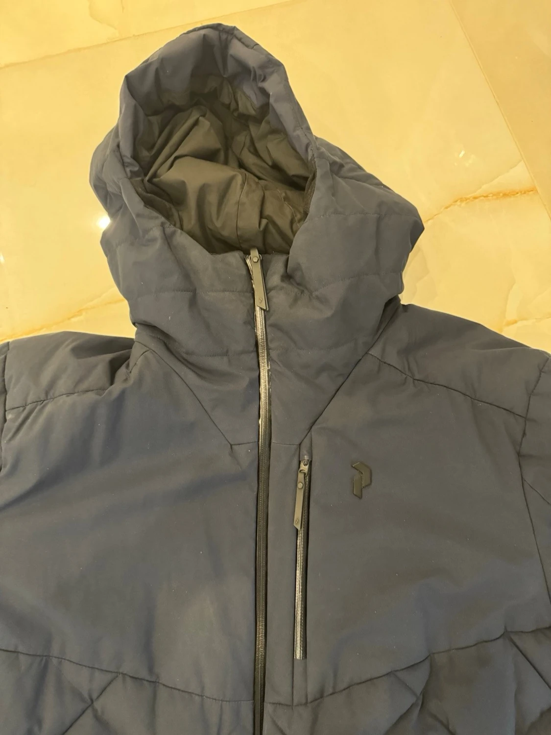 Mörkblå pufferjacka från Peak Performance - 3