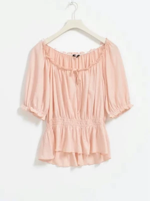 Gina rosa blus  - Hej säljer nu denna fina rosa sommar blus från Gina tricot!