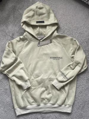 Essentials hoodie matcha - Size S oversized look hoodie. Not used. Tag included