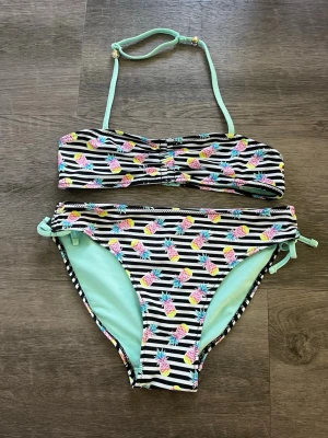 Bikini - Snygg bikini i storlek 158/164, sparsamt använd🥰
