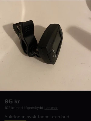 Stämapparat gitarr CTG-10 Tuner - Ny (har endast tagit upp den ur förpackning nu för  att fota) Thomann CTG-10 Tuner är en kompakt och smidig stämapparat med klämfäste, perfekt för gitarr eller bas. LCD-displayen är tydlig och enheten är i gott skick utan synliga defekter eller slitage då den aldrig är använd. Enkel att använda med en knapp för på/av.