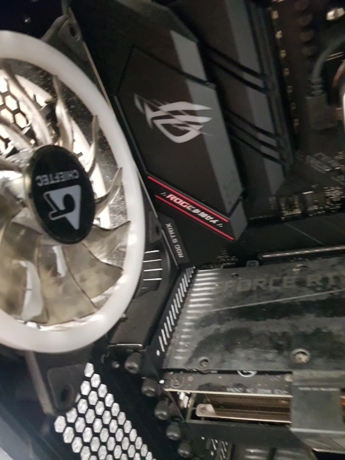 Stationär gamingdator med GeForce RTX och ROG Strix - 3