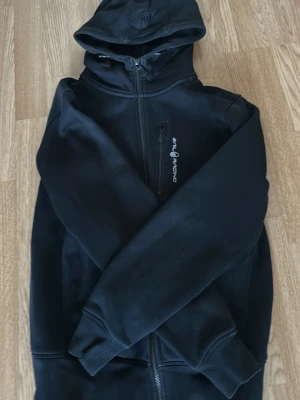 Sail Racing Kofta - Säljer en sail racing kofta storlek S men passar M. Bra skick, säljer den för 450 men pris går att diskuteras.