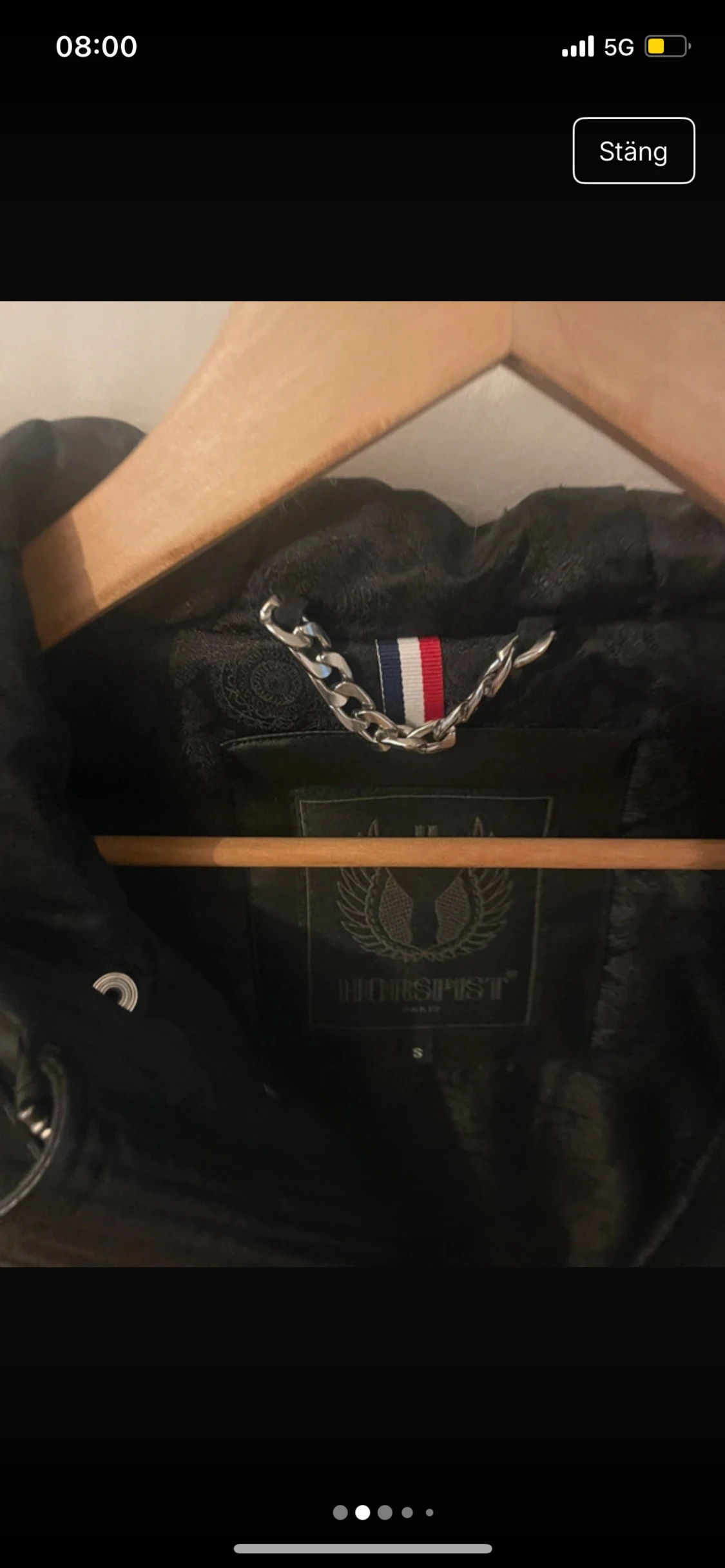 Svart pufferjacka med vit päls från Horsefeathers - 2