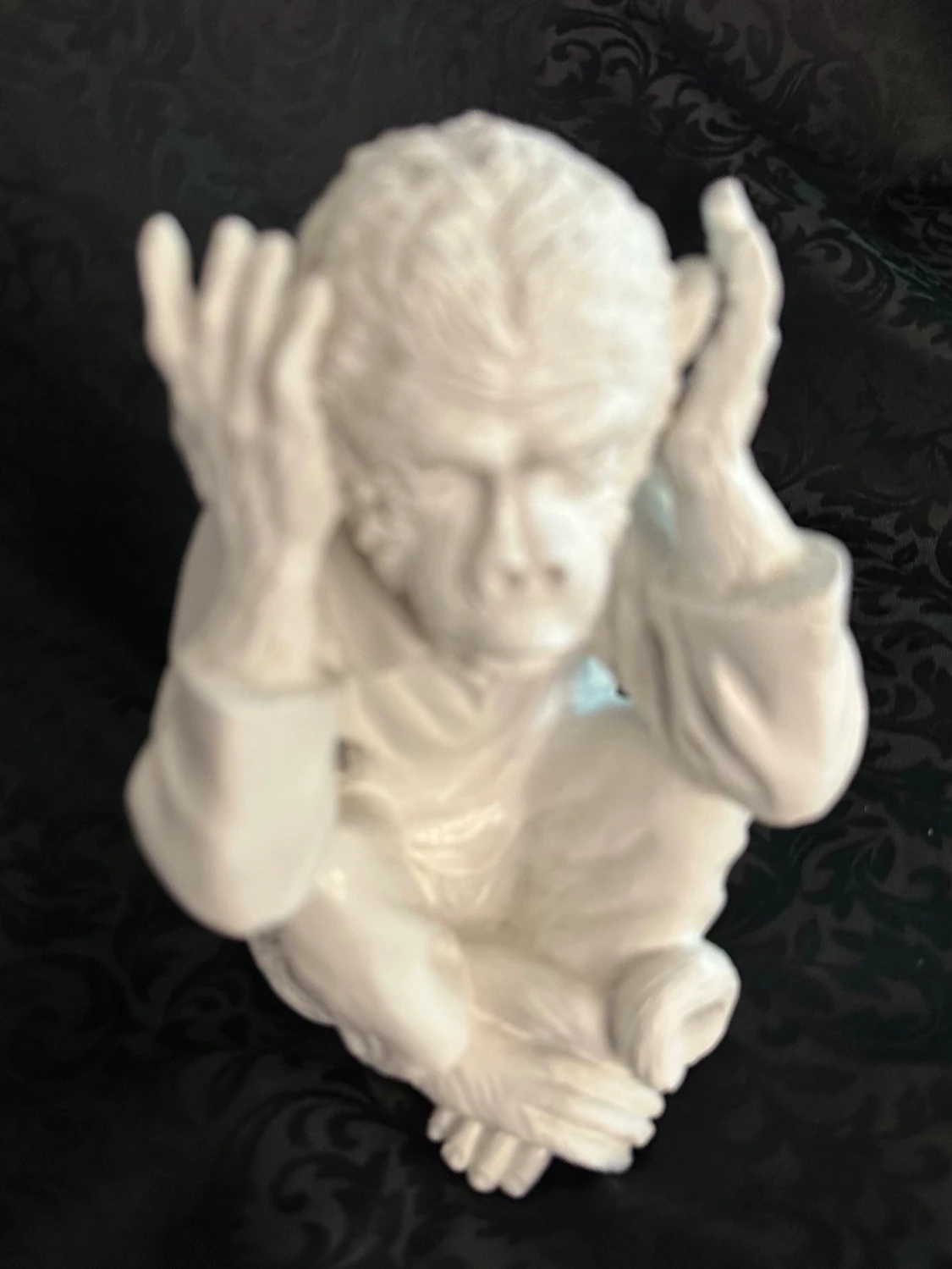 Vit väst på apa från FORM Living - 1