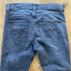 Nudie jeans  - Nudie jeans i storlek W28 L28 mycket bra skick modell Lean dean bara att fråga vid minsta lilla.