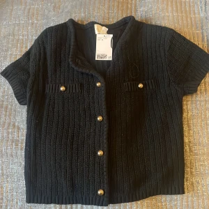 Stickad tröja - Jätte snygg oanvänd