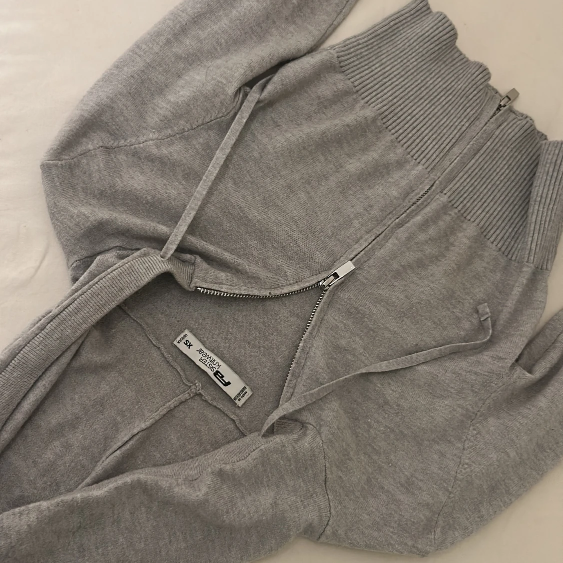 Grå hoodie från Sister Knitwear XS - 2