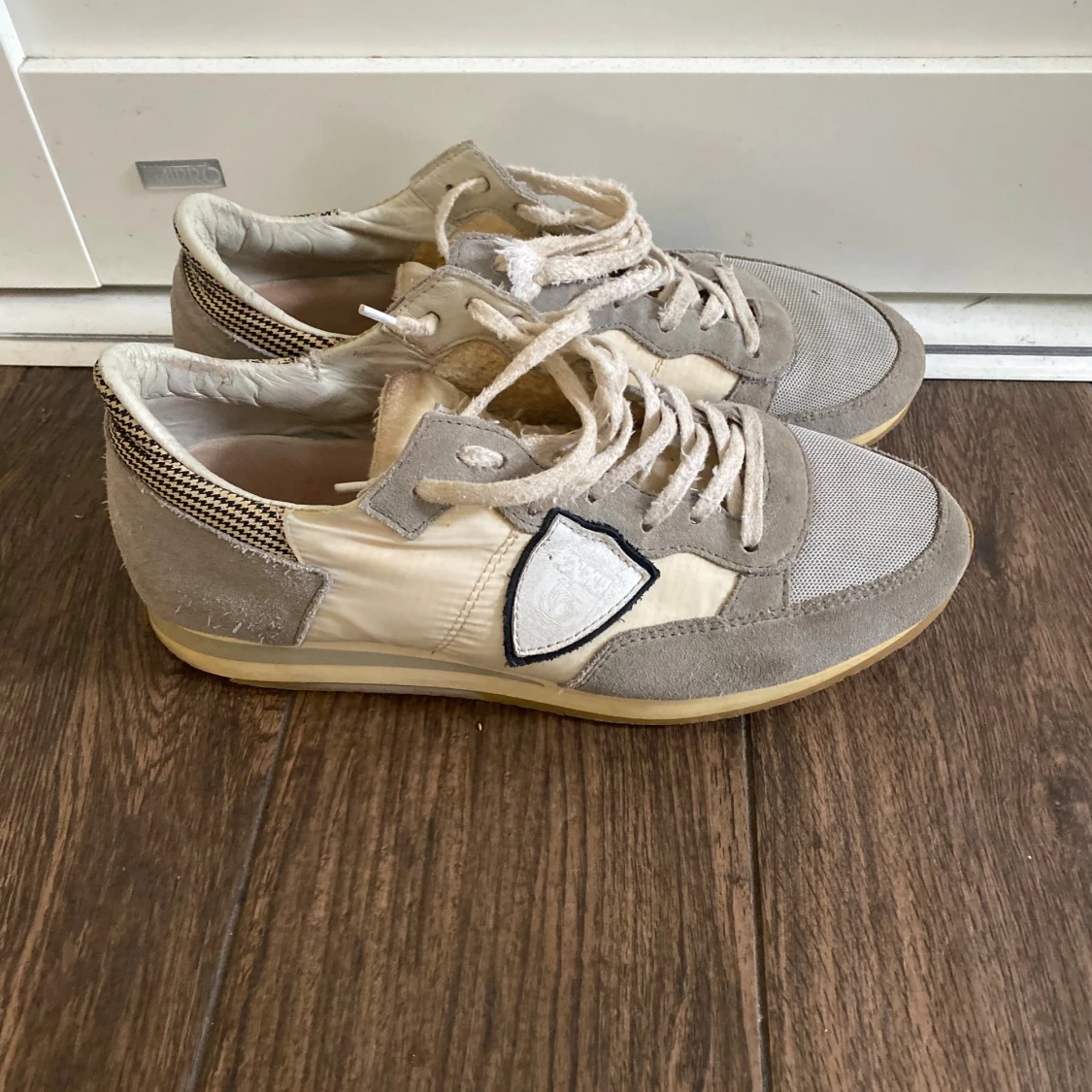 Philippe Model beige sneakers - 2