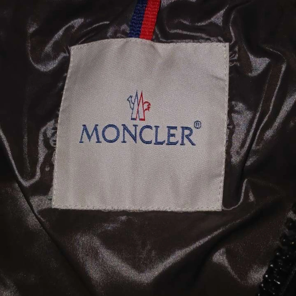 Svart Moncler maja   - 4
