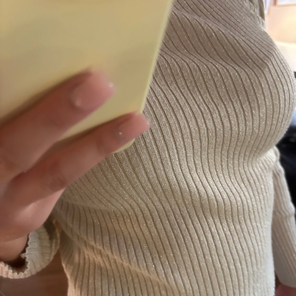 Beige ribbad tröja med glitter från Zara - 2