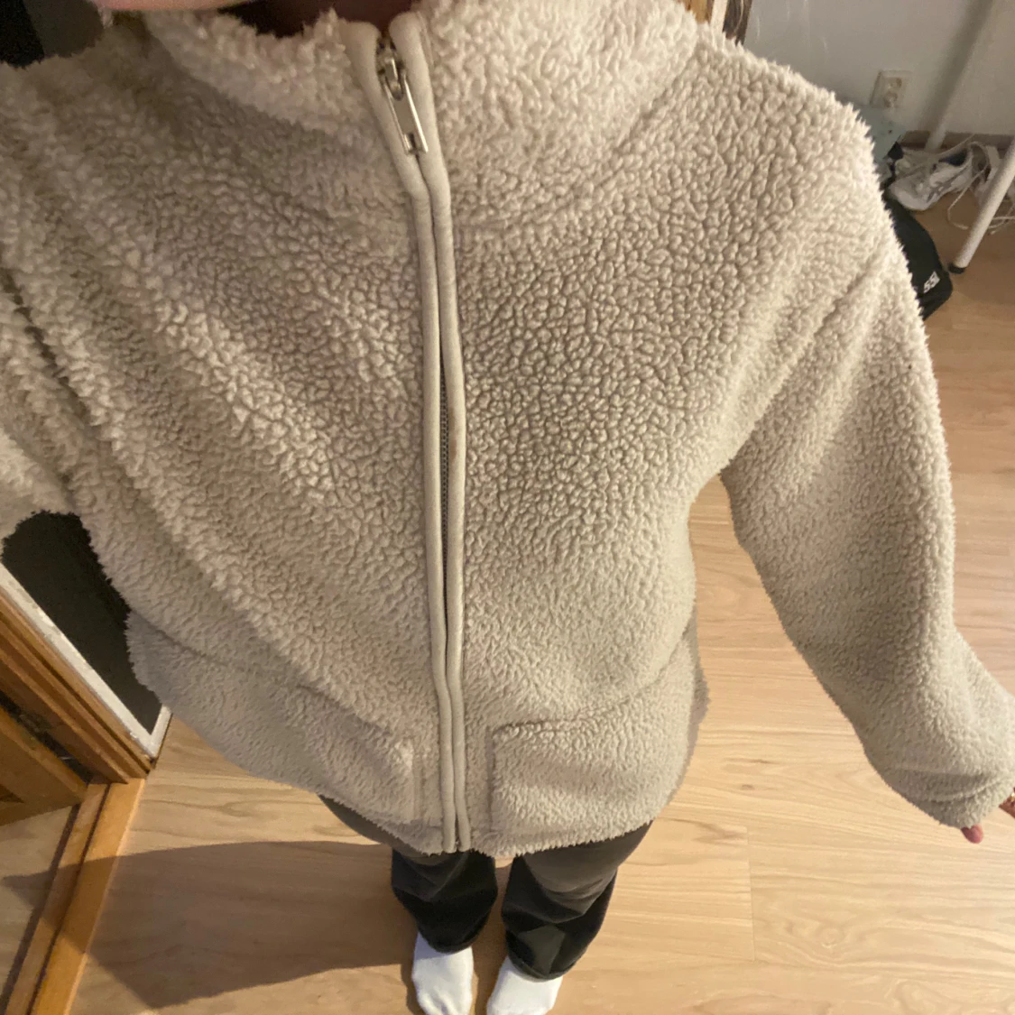 Beige trendig teddyjacka med dragkedja - 2