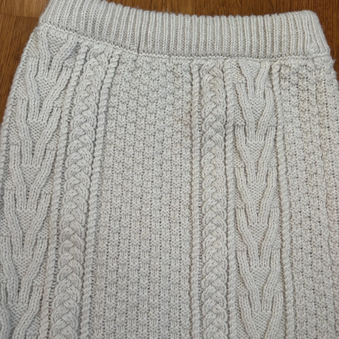 Stickad beige kjol från Lindex - 2