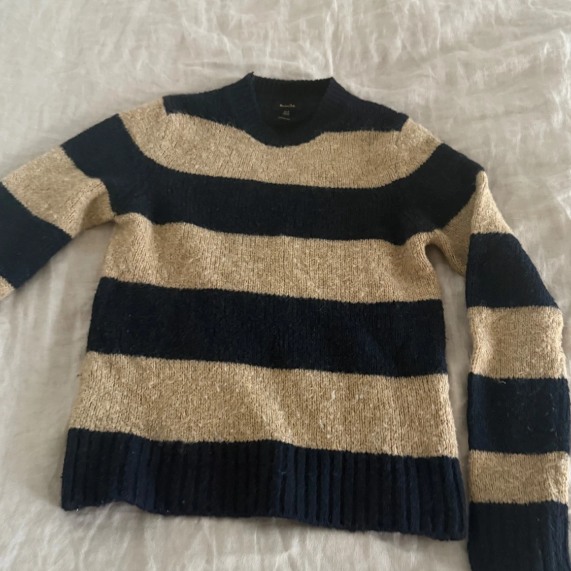 Randig stickad tröja Massimo Dutti