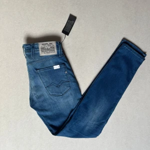 NYA Replay Anbass  - Replay jeans 28x32 Modell: Anbass (slim fit)  Hör av dig vid minsta fundering!🤝 / Jeanslagret 