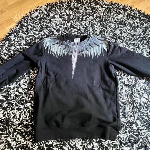 Marcelo burlon - Säljer då ja inte använder den länge, riktig fett som säljer för bra pris🔥