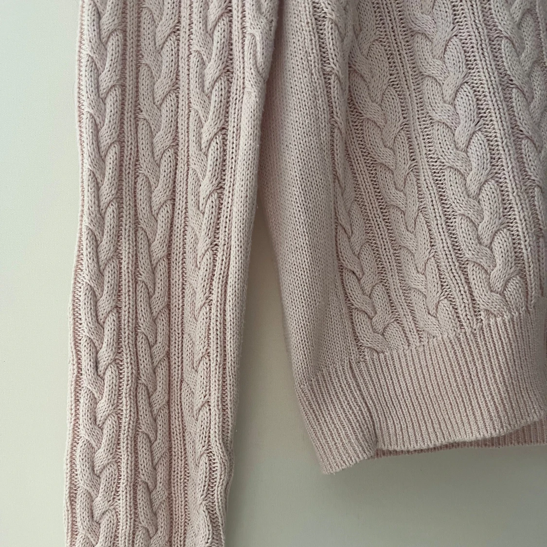Ljusrosa kabelstickad tröja H&M - 3