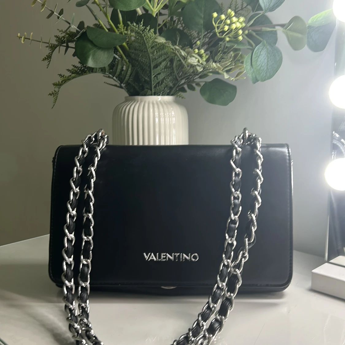 VALENTINO HANDVÄSKA