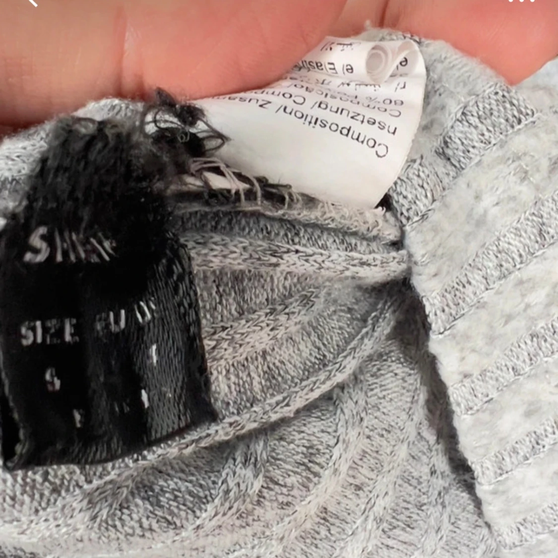 Grå ribbad croppad topp  - 2