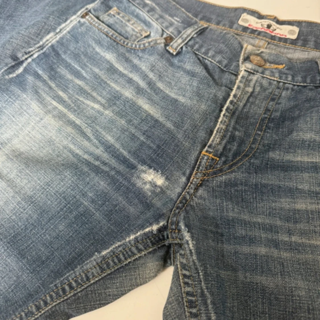 Blå jeans från Fornarina med råa kanter - 1